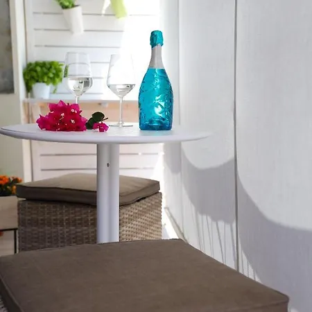 J Luxury Апартаменты *