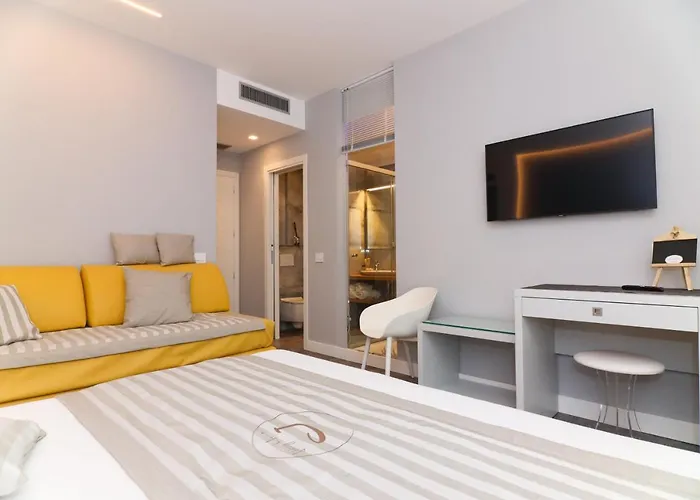 J Luxury Apartamento Tropea