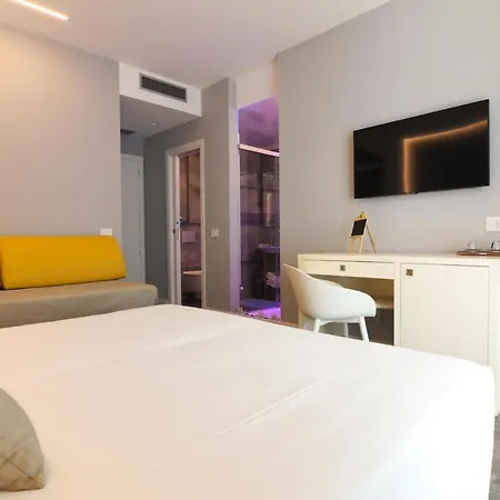 J Luxury * Tropea