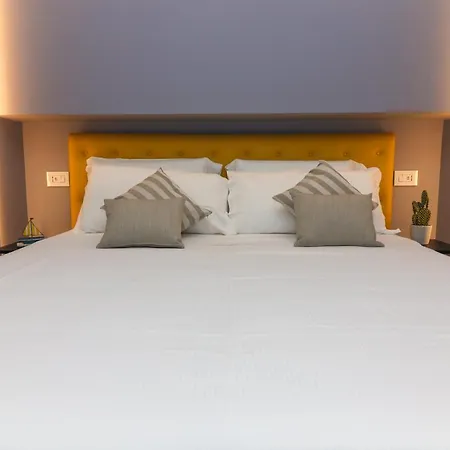 J Luxury Tropea