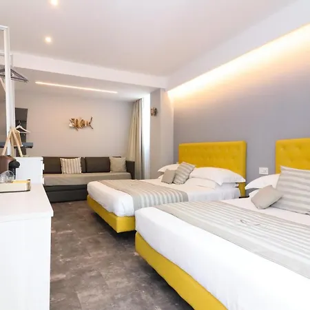 J Luxury Tropea
