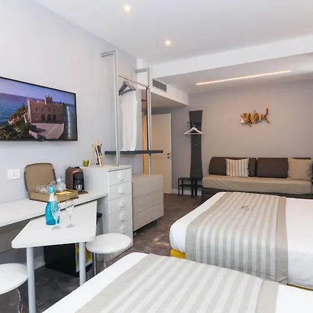 J Luxury Apartment Tropea